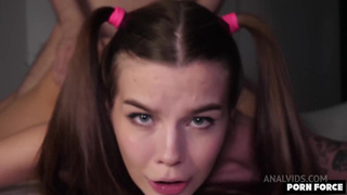 Стройная сеструха стонет от анала, ей очень больно в попочку!